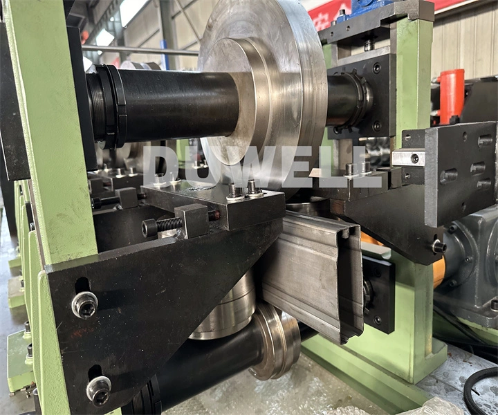 DUWELL-ROLL-FORMING-MACHINE08